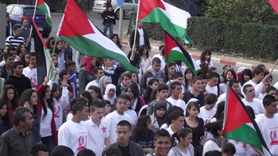 فيديو| حرق آلاف الإطارات بمسيرة العودة الكبرى وسط تهديدات الاحتلال
