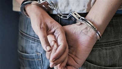 القبض على عاطل يسرق مساكن المواطنين بالمقطم