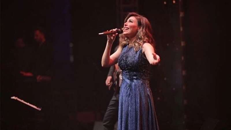 الفنانة يارا