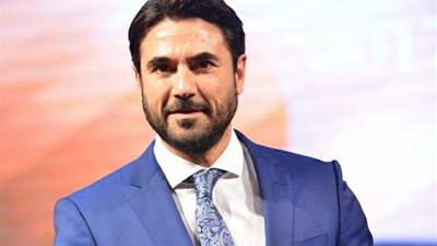 أحمد عز في رومانيا من أجل 