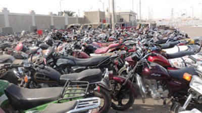 ضبط عاطل يقوم بسرقة الدراجات النارية في التبين