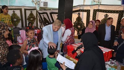 صور| محافظ الإسماعيلية يشهد احتفالية مديرية التضامن الاجتماعى بيوم اليتيم