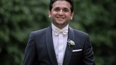 مصطفي خاطر يشارك جمهوره بصوره في لحظة السعيدة 
