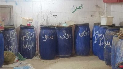 سقوط مصنع منظفات غير مرخص لإنتاج مساحيق الغسيل المغشوشة
