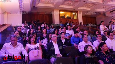 صور| المسلمون يشاركون أشقائهم فرحة عيد القيامة بالكنيسة الإنجيلية