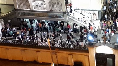 صور|محافظ الجيزة ومدير الأمن يهنئان الأقباط بعيد القيامة من كنيسة مارجرجس بالجيزة