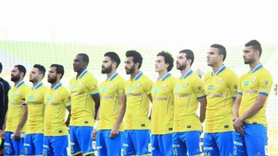 لاعبو الإسماعيلي يقررون مقاطعة زميلهم بالفريق