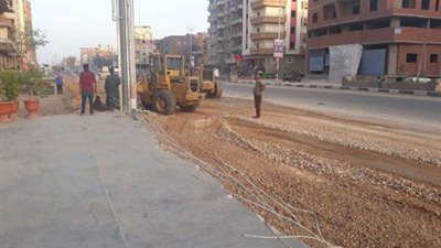 صور| استمرار أعمال الرصف والتطوير بميدان الزراعة بـ
