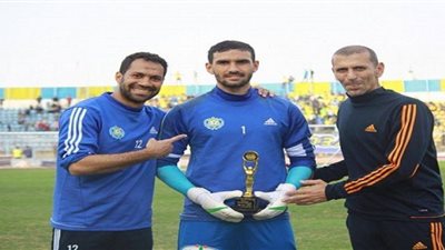 عواد يشارك في مائة مباراة مع الدراويش بالدوري