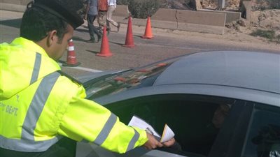 المرور يشن حملات مكبرة للكشف عن اطارات السيارات منعًا لنزيف الدم على الأسفلت