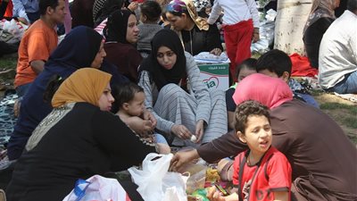 صور| مولد سيدي العريان بهجة المصريين فى شم النسيم