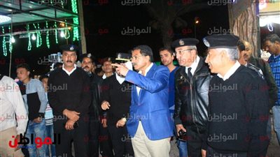 صور| مدير أمن الإسماعيلية في جولة ليلية سيرًا على الأقدام لتفقد الخدمات