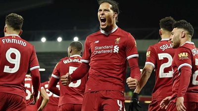 مدافع ليفربول يحذر من خطورة السيتي قبل العودة