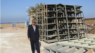 رئيس مدينة أبورديس يتابع أعمال إخلاء الأراضي المستردة من شركة بتروجت