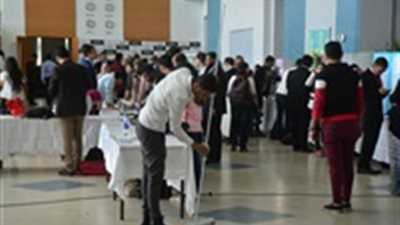 صور| التجهيزات الأولية للملتقى التكنولوجي لشباب مصر من المخترعين 