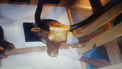 صور| وصول مقتنيات توت عنخ آمون للمتحف الكبير من الأقصر