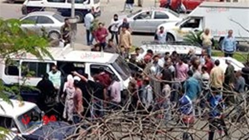 ميكروباص يصدم طالبة