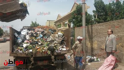 صور| رئيس مدينة كفر الزيات يتفقد أعمال النظافة بالمدينة