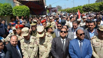 جنازة مهيبة لشهيد الواجب بمسقط رأسة 