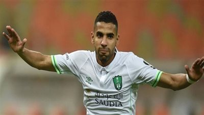 مؤمن زكريا على دكه بدلاء أهلي جده أمام أحد
