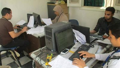 صور| قافلة علاجية لفحص 1347 حالة بني سويف