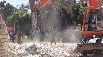 حملة لإزالة مباني وتعديات على مساحة 5000 متر بمطروح