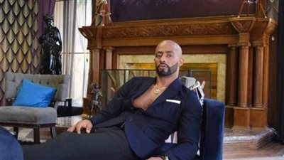 فيديو| محمد رمضان مع الجمهور بكواليس تصوير 