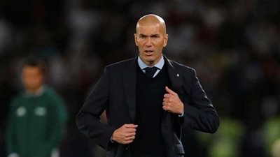 زيدان يعلن غضبه من اتهام ريال مدريد بالسرقة
