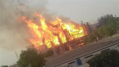  صور| السيطرة على حريق بمبنى كنيسة الشهداء الجديدة فى دير العجايبي 