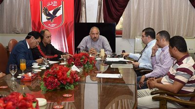 الأهلي يجدد عقد أكاديمية الكرة بالكويت