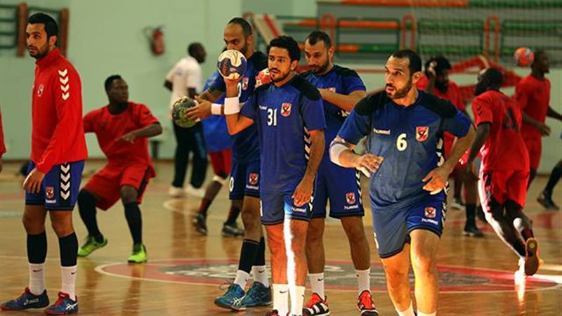 يد الأهلي