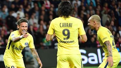 نيمار يهنئ لاعبي سان جيرمان بلقب الدوري الفرنسي
