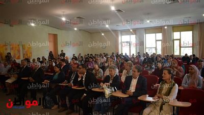 صور| توافد طلاب جامعة هليوبوليس لحضور ندوة أسرار الفراعنة للدكتور زاهي حواس