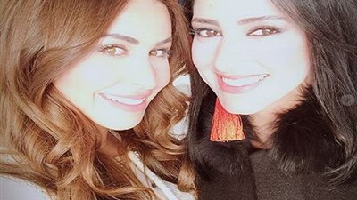 صور| مي سليم مع حنان مطاوع في كواليس 