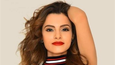 كارمن سليمان تنعي شيرين في وفاة والدها