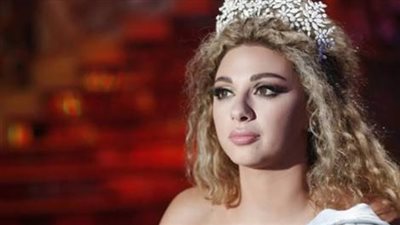 ميريام فارس تنعي شيرين في وفاة والدها