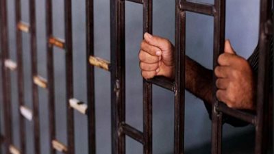نيابة الجيزة تأمر بحبس سائق تسبب  في قفز زوجته من الطابق الثامن ببولاق الدكرور 