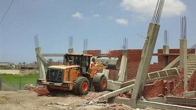 حملة لإزالة التعديات من  15 فدانا بحى الجناين بالسويس