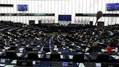 البرلمان الأوربي يحلل الأسباب الخفية وراء ضرب سوريا