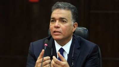 صور| جولة مفاجئة لوزير النقل فى محطات سكك حديد ومترو الجيزة 