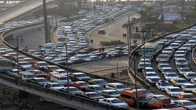 تصادم 5 سيارات بمحور الشهيد فى مدينة نصر.. وتوقف بحركة المرور