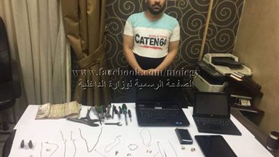 ضبط شخص لسرقة إحدى الشقق السكنية بالساحل