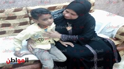 فيديو| مأساة أم تستغيث بمحافظ الوادي الجديد في استخراج شهادة ميلاد طفلها