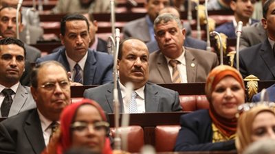 نائب أسيوط يتقدم باقتراح لرصف طريق 