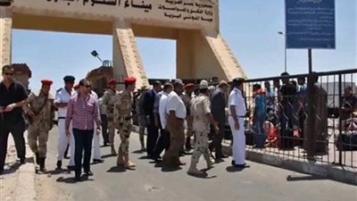 سلطات منفذ السلوم: سفر وعودة 1441 مصريا وليبيا و 333 شاحنة خلال 24 ساعة