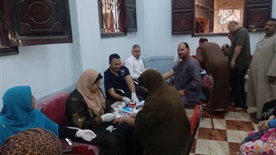 فيديو| إجراء تحاليل لسكان قرية 