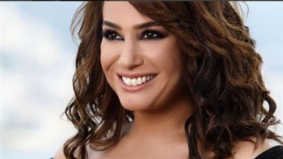 إطلالة الفنانة هند صبري في تكريمها بجائزة 