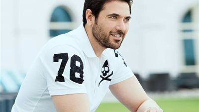 أحمد عز يواصل تصوير 