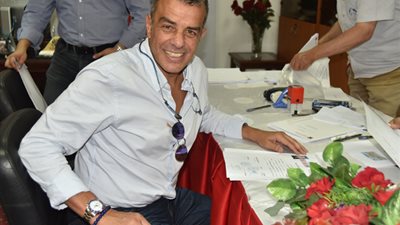 صورة| عضو الأهلي يطير لـ