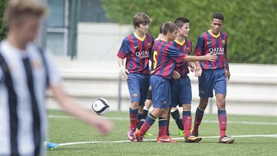 برشلونة يعلن موعد الاحتفال بثنائية الدوري والكأس